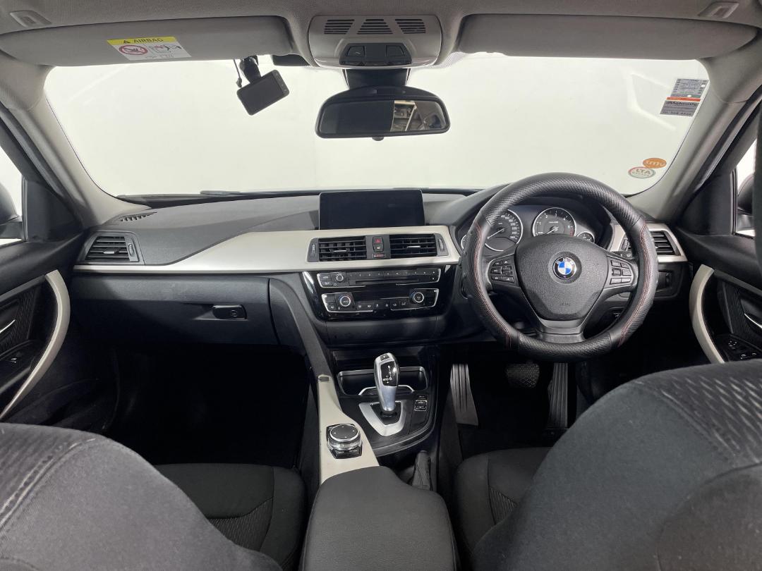 Photo '17' of BMW 320D Photo '17' of BMW 320D