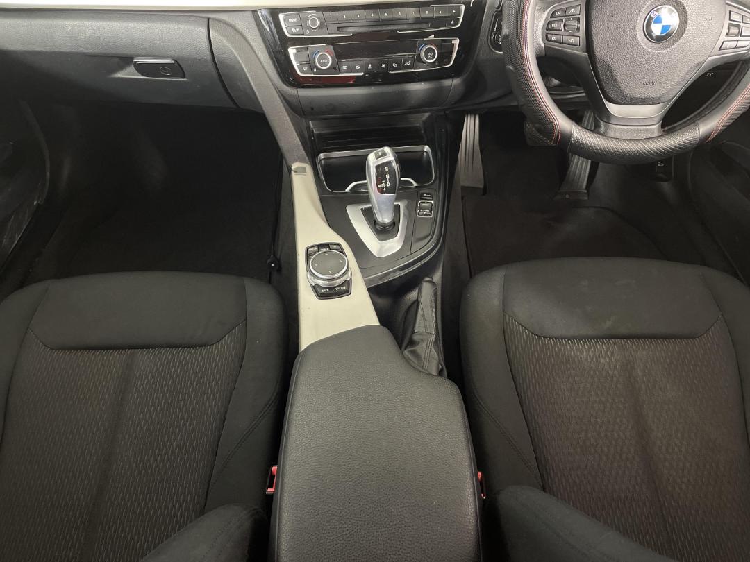 Photo '18' of BMW 320D Photo '18' of BMW 320D