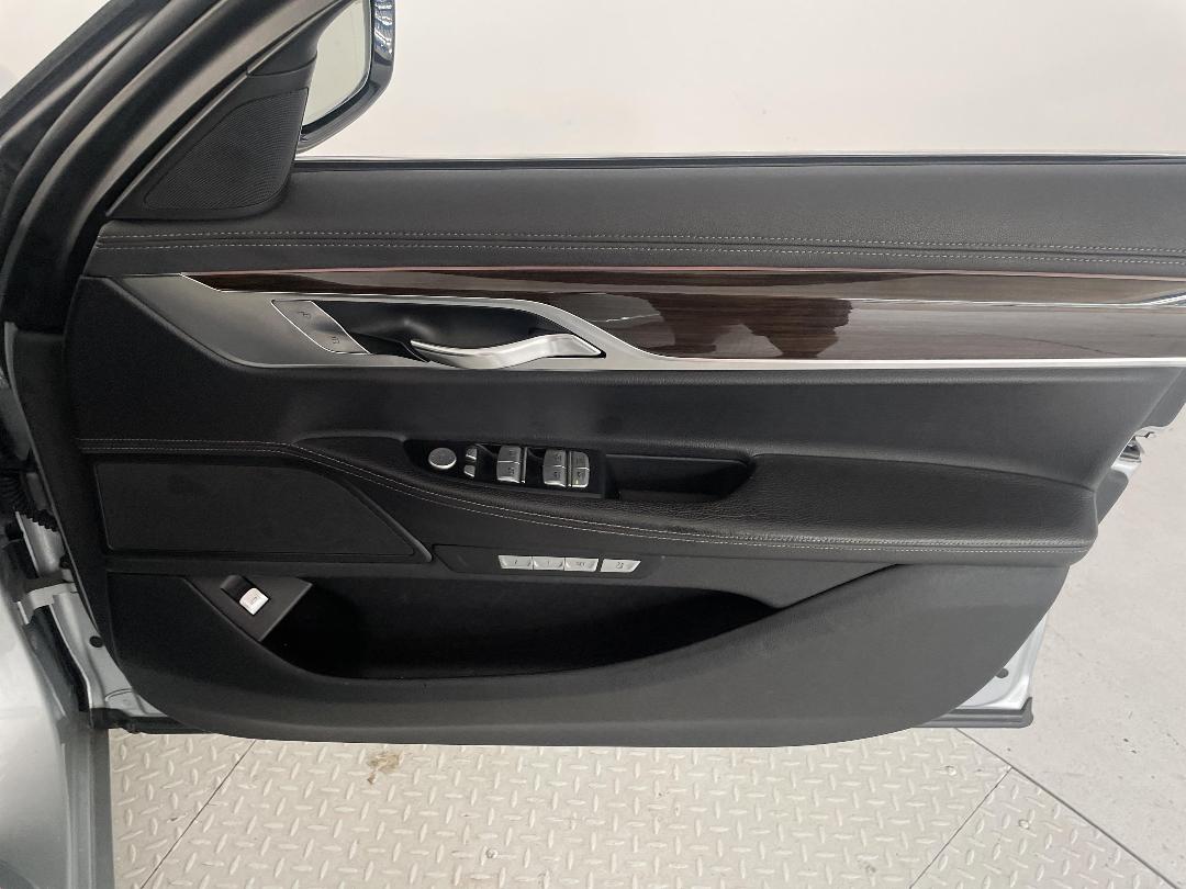 Photo '13' of BMW 7 Series 730LD Photo '13' of BMW 7 Series 730LD