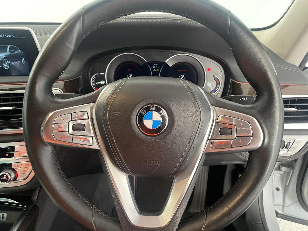 Photo '25' of BMW 7 Series 730LD Photo '25' of BMW 7 Series 730LD