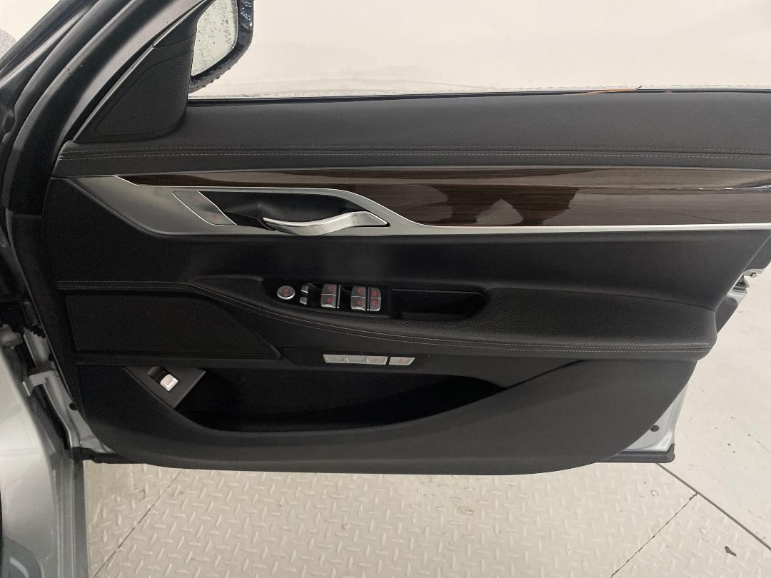 Photo '13' of BMW 7 Series 730LD Photo '13' of BMW 7 Series 730LD