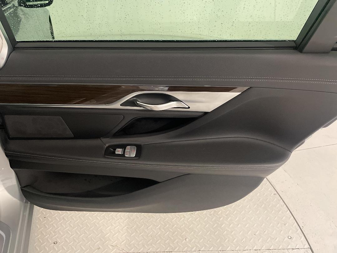 Photo '17' of BMW 7 Series 730LD Photo '17' of BMW 7 Series 730LD