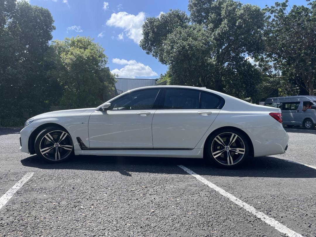 Photo '7' of BMW 740I Photo '7' of BMW 740I