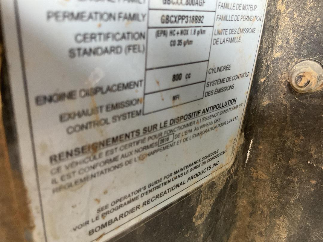 Photo '17' of Can Am Defender HD8