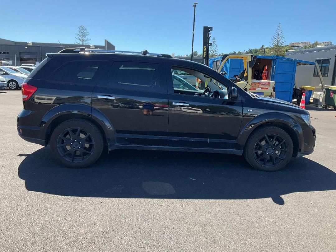 Photo '2' of Dodge Journey R/T