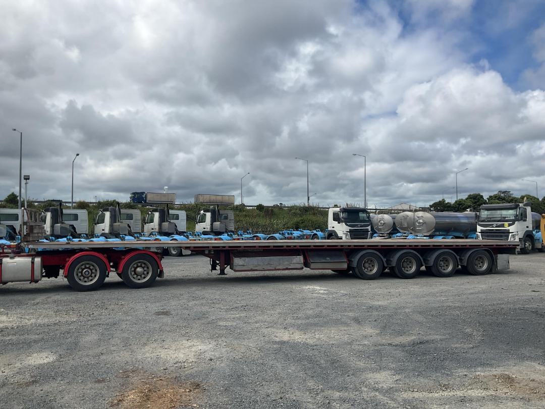 Photo '3' of DOMETT D1502 Flat Deck Semi