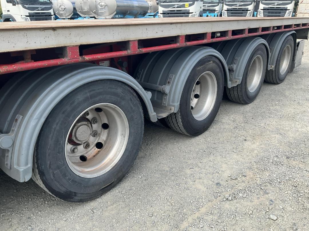 Photo '18' of DOMETT D1502 Flat Deck Semi