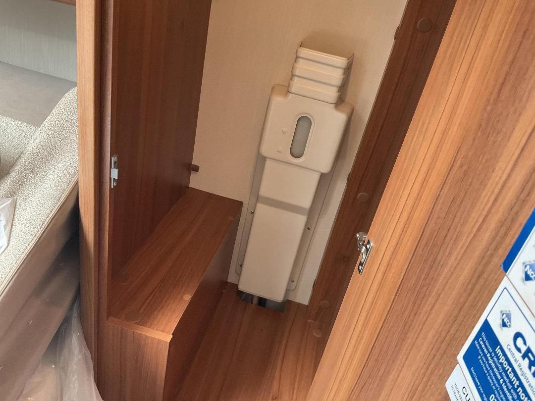 Photo '35' of ELDDIS BUCCANEER CRUISER Caravan - Tandem Photo '35' of ELDDIS BUCCANEER CRUISER Caravan - Tandem