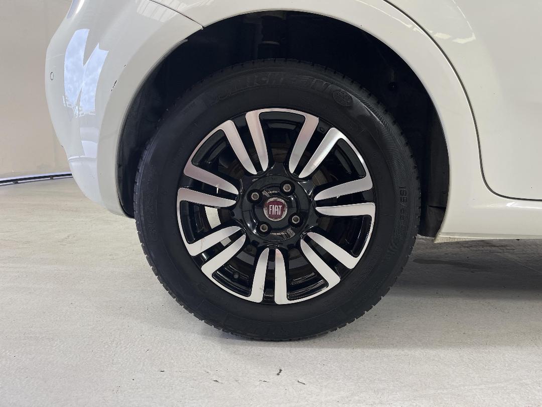 Photo '12' of Fiat Punto