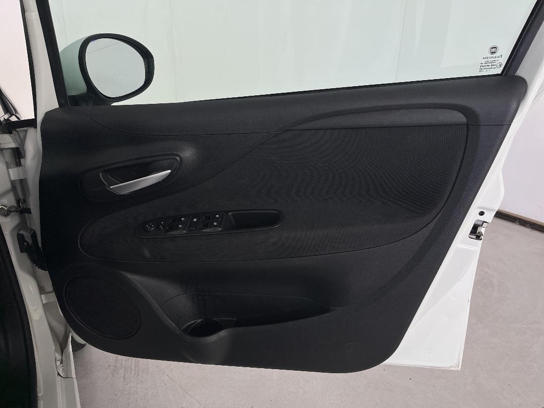 Photo '15' of Fiat Punto