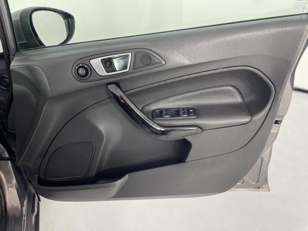 Photo '15' of Ford Fiesta Photo '15' of Ford Fiesta