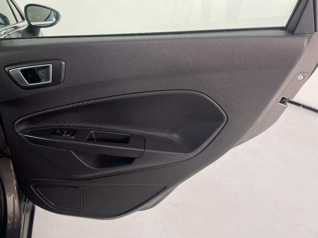 Photo '19' of Ford Fiesta Photo '19' of Ford Fiesta