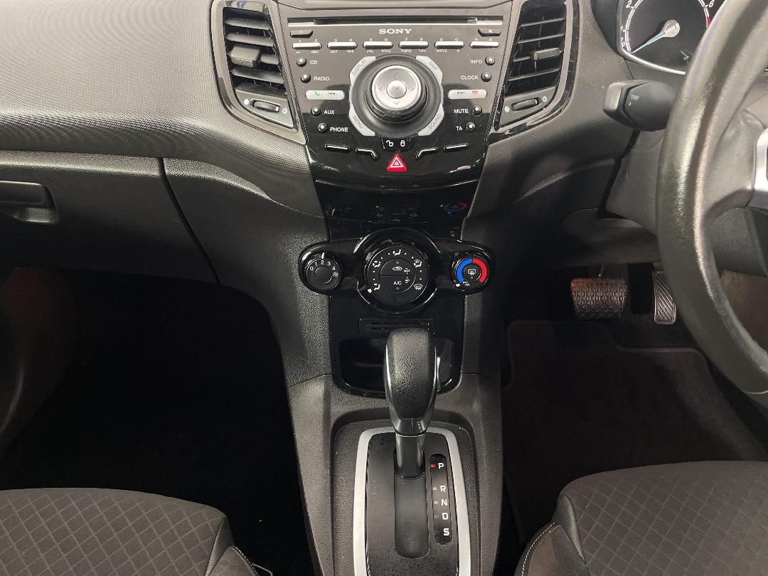 Photo '18' of Ford Fiesta Photo '18' of Ford Fiesta