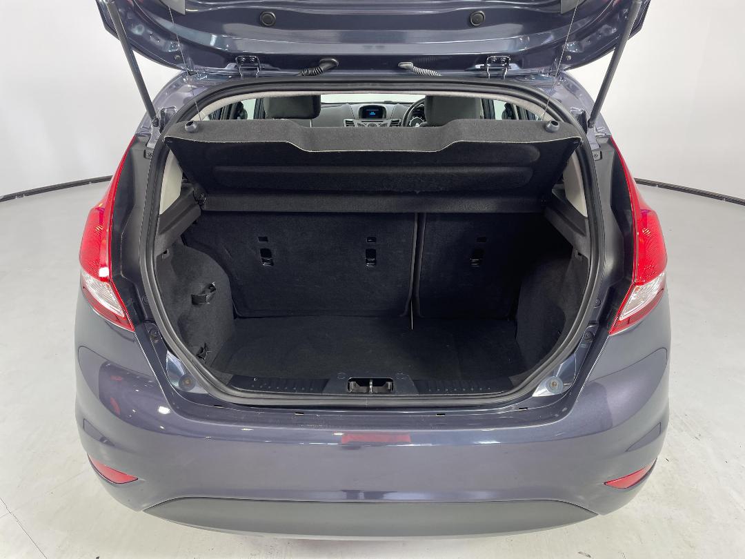 Photo '14' of Ford Fiesta