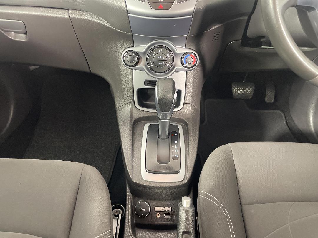 Photo '18' of Ford Fiesta