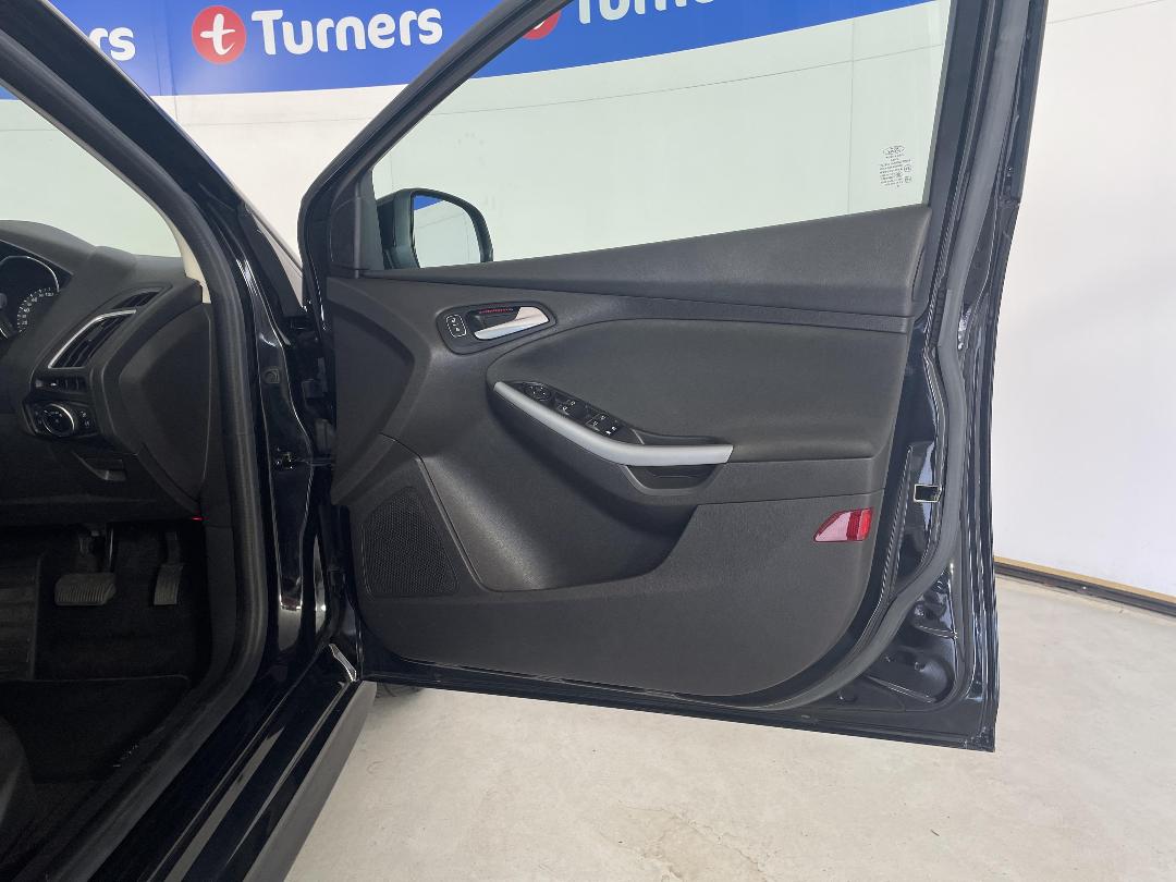 Photo '15' of Ford Focus