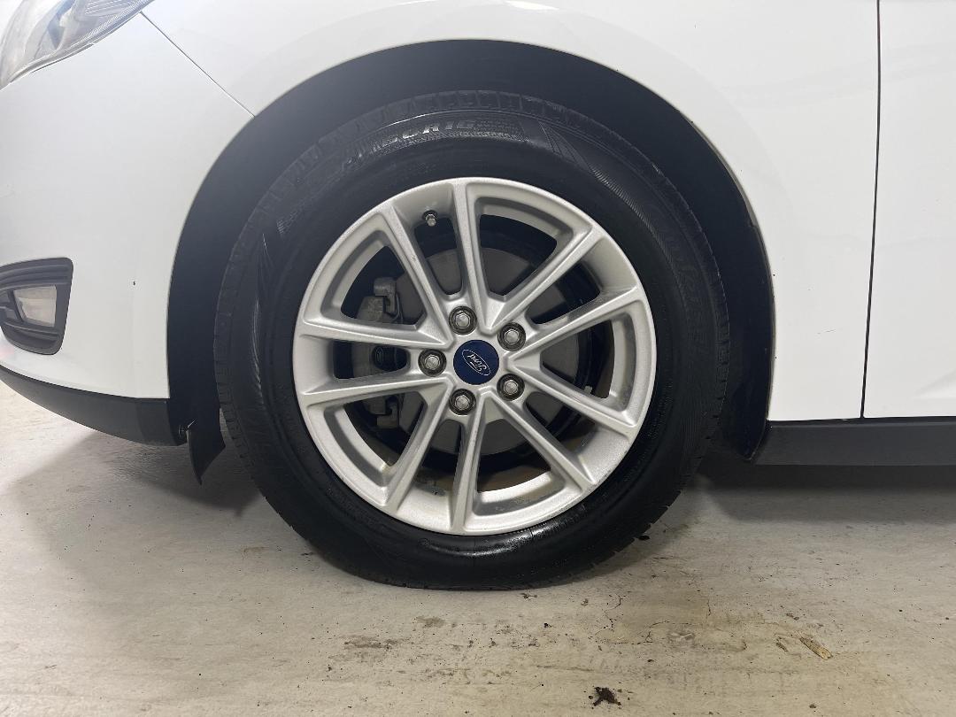 Photo '10' of Ford Focus