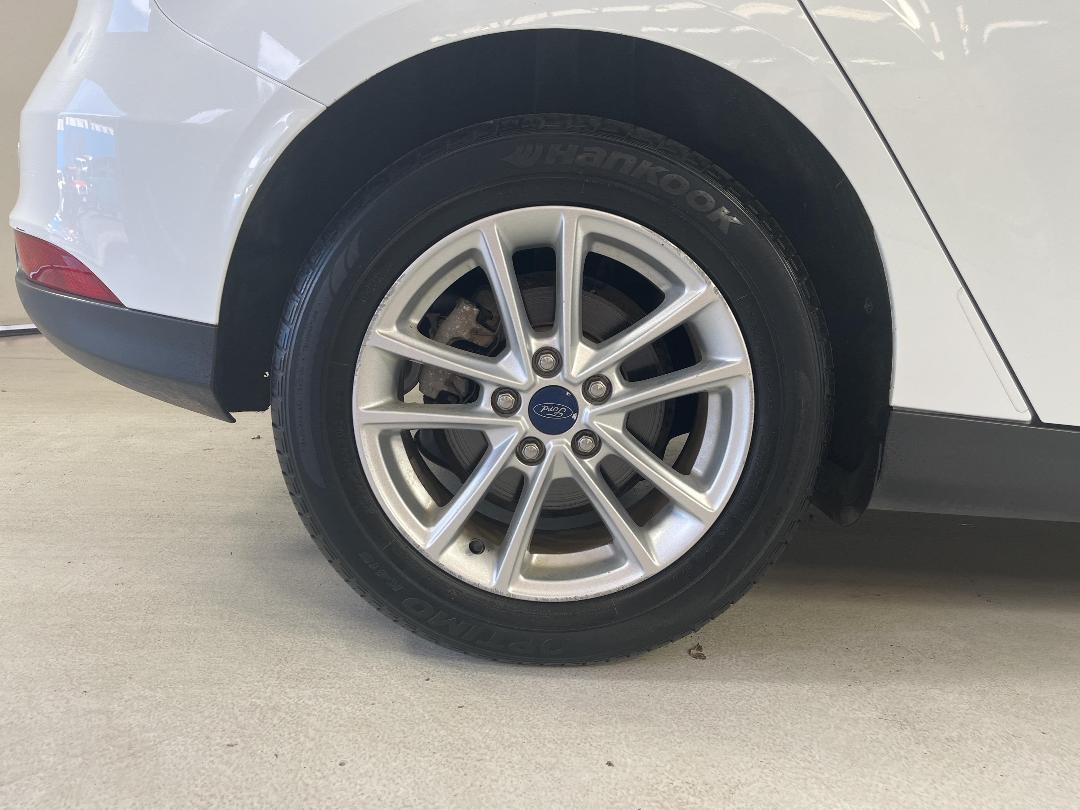 Photo '12' of Ford Focus