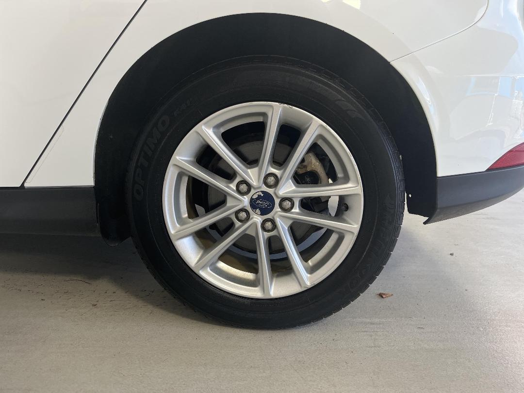 Photo '11' of Ford Focus