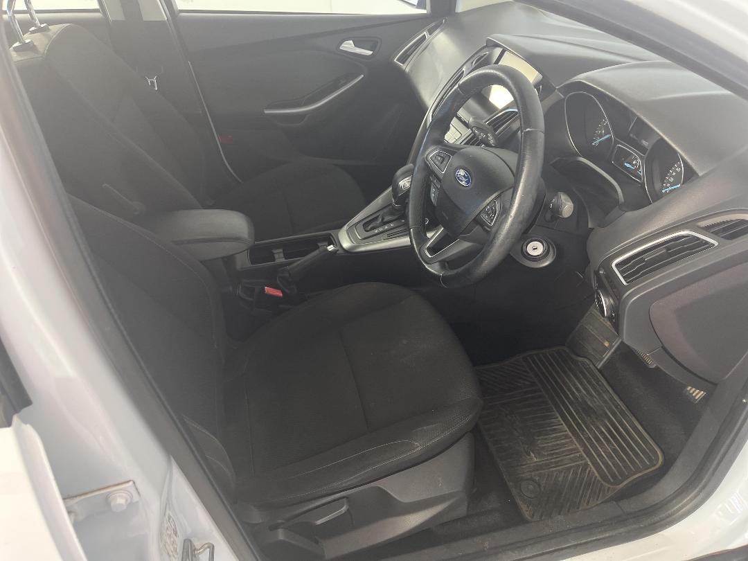 Photo '16' of Ford Focus