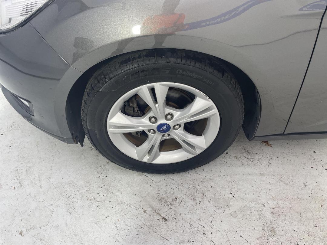 Photo '10' of Ford Focus