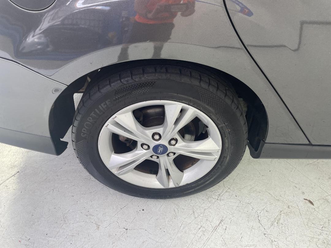 Photo '12' of Ford Focus