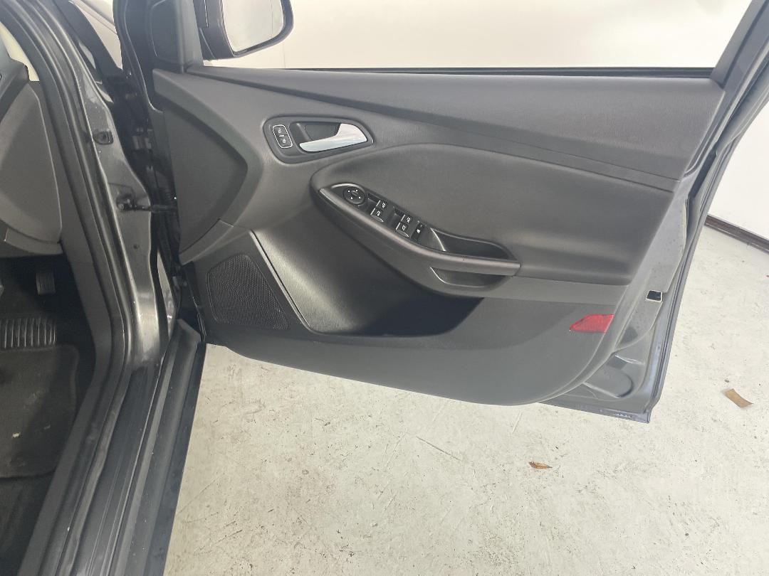 Photo '15' of Ford Focus