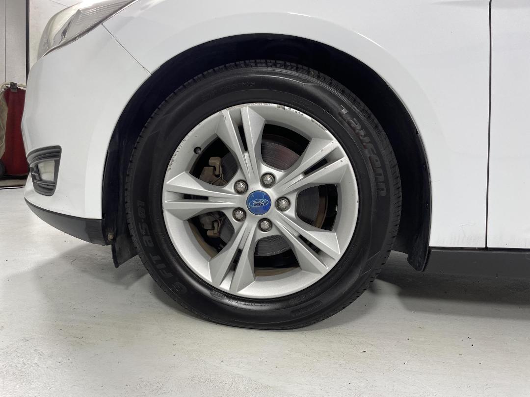 Photo '10' of Ford Focus