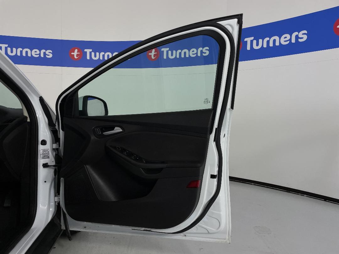 Photo '15' of Ford Focus