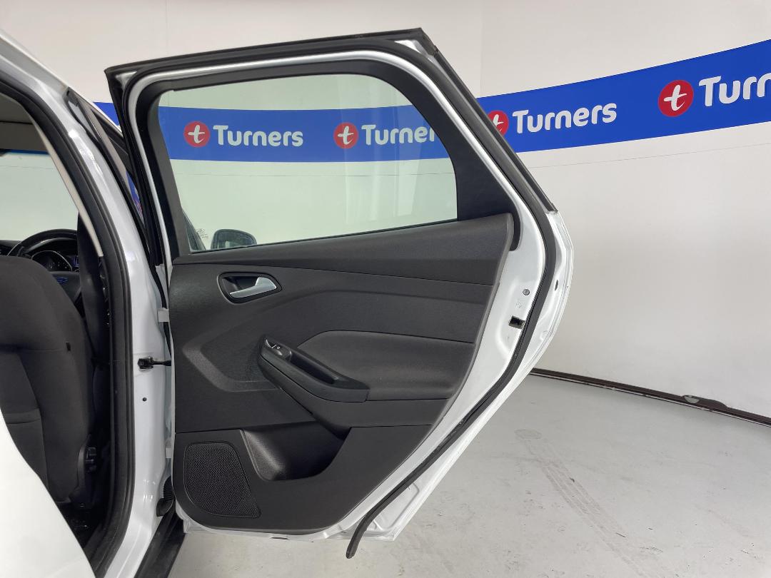 Photo '19' of Ford Focus