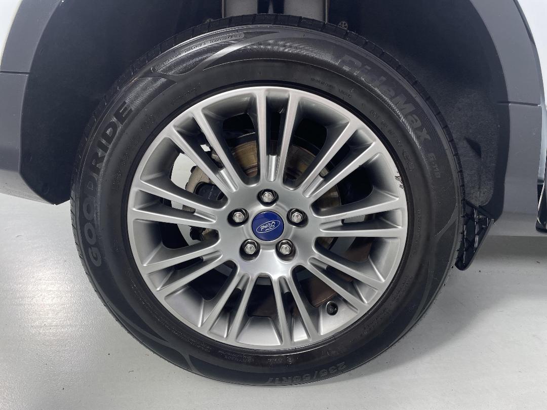 Photo '12' of Ford Kuga