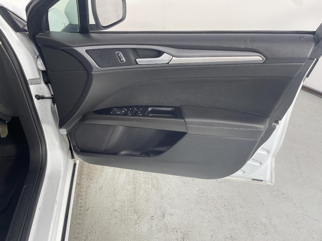 Photo '13' of Ford Mondeo Ambiente WGN Petrol Photo '13' of Ford Mondeo Ambiente WGN Petrol