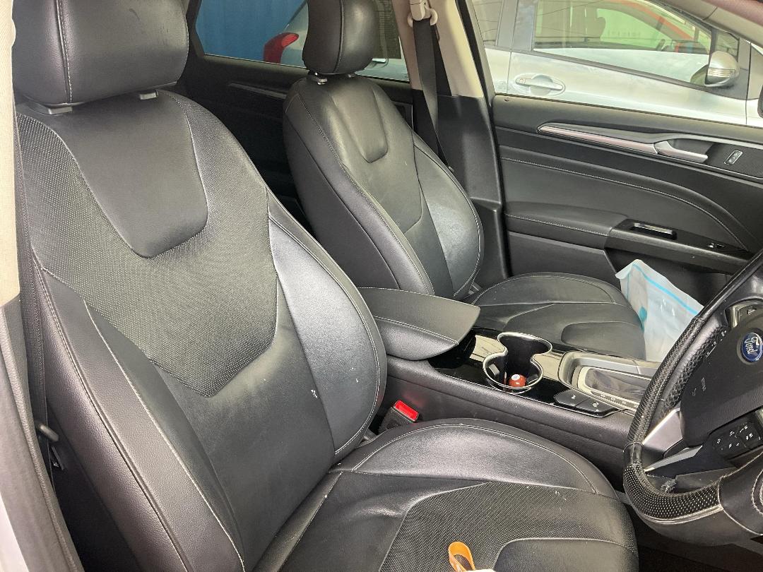 Photo '31' of Ford Mondeo Titanium 5DR Petrol