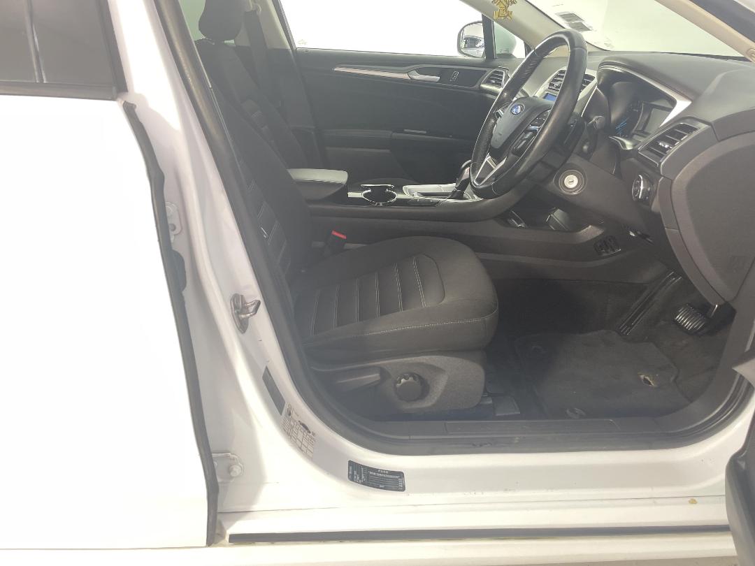 Photo '16' of Ford Mondeo Photo '16' of Ford Mondeo