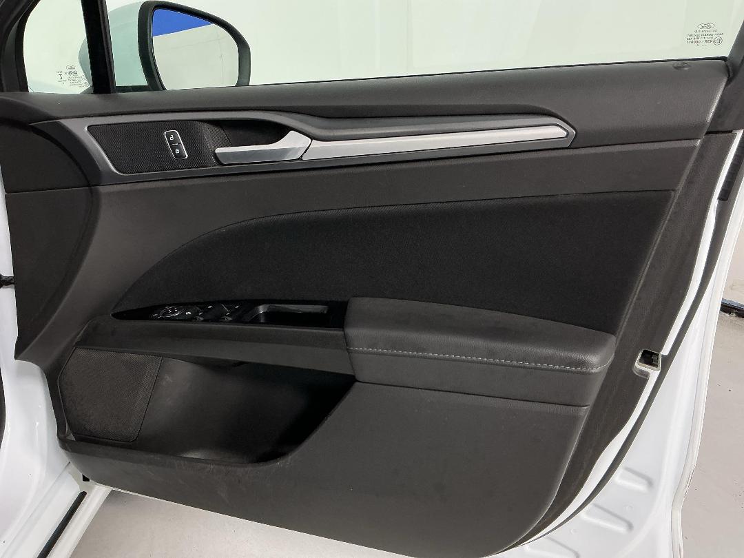 Photo '15' of Ford Mondeo Photo '15' of Ford Mondeo