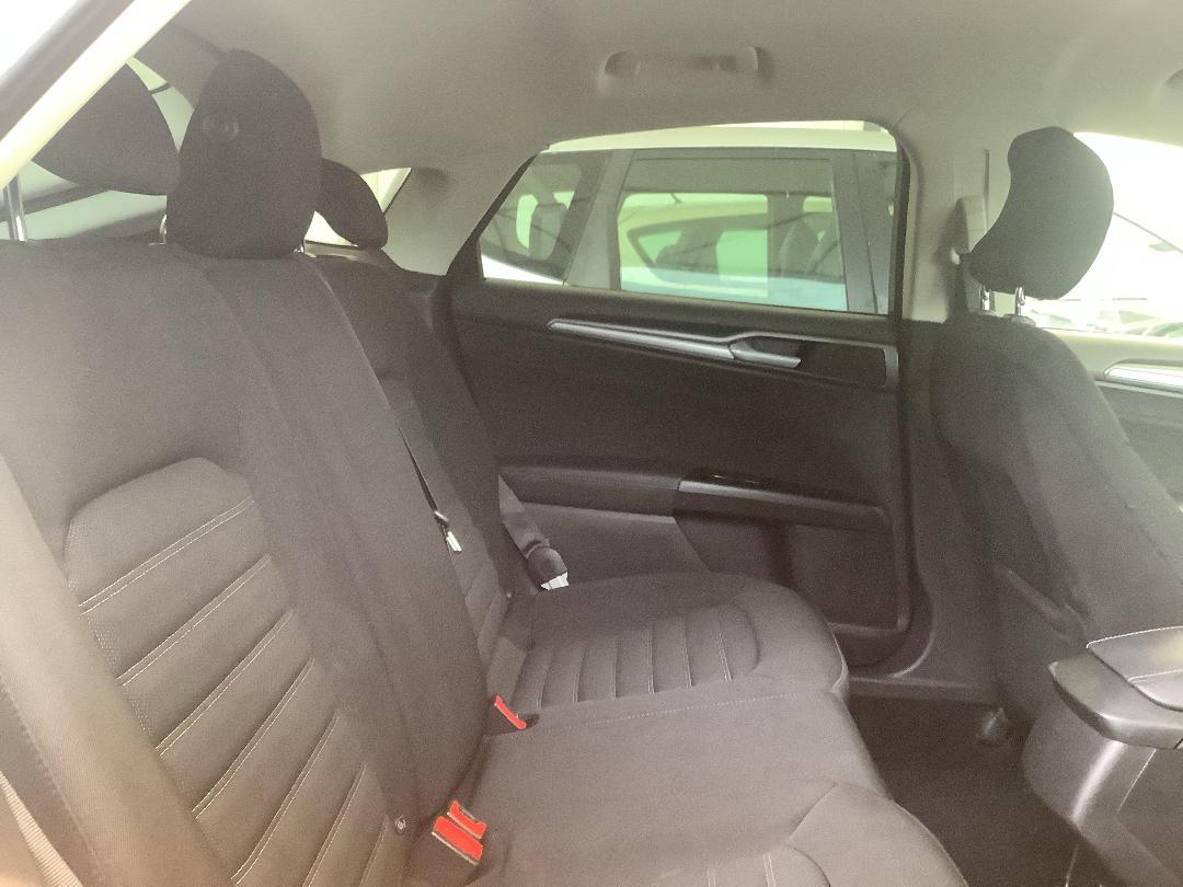 Photo '8' of Ford Mondeo Ambiente 5DR Diesel Photo '8' of Ford Mondeo Ambiente 5DR Diesel