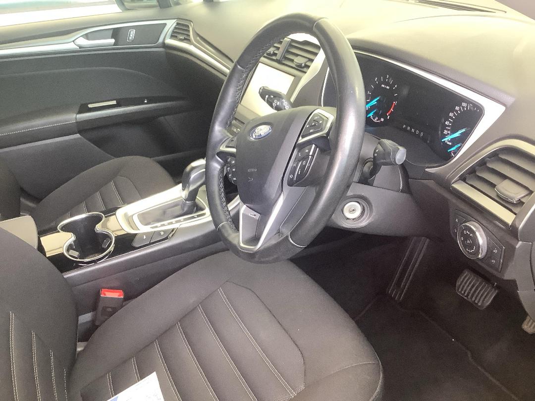 Photo '9' of Ford Mondeo Ambiente 5DR Diesel Photo '9' of Ford Mondeo Ambiente 5DR Diesel