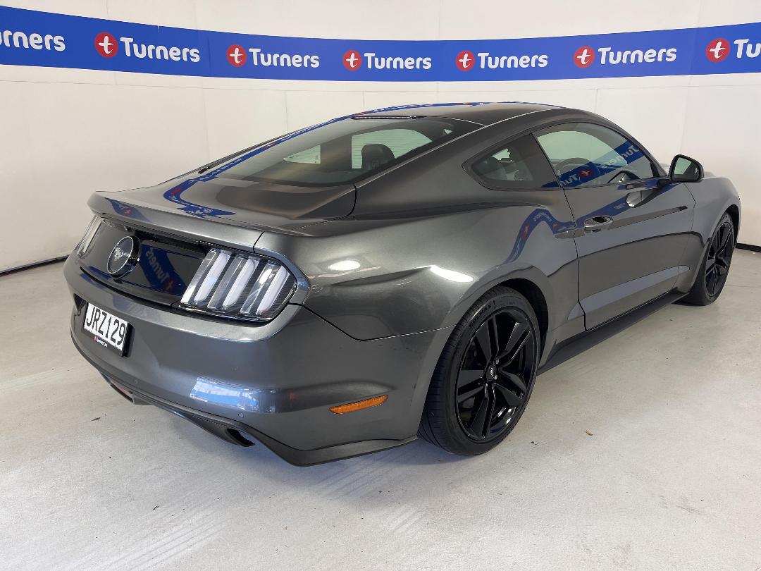 Photo '7' of Ford Mustang