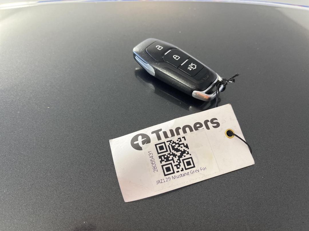 Photo '21' of Ford Mustang