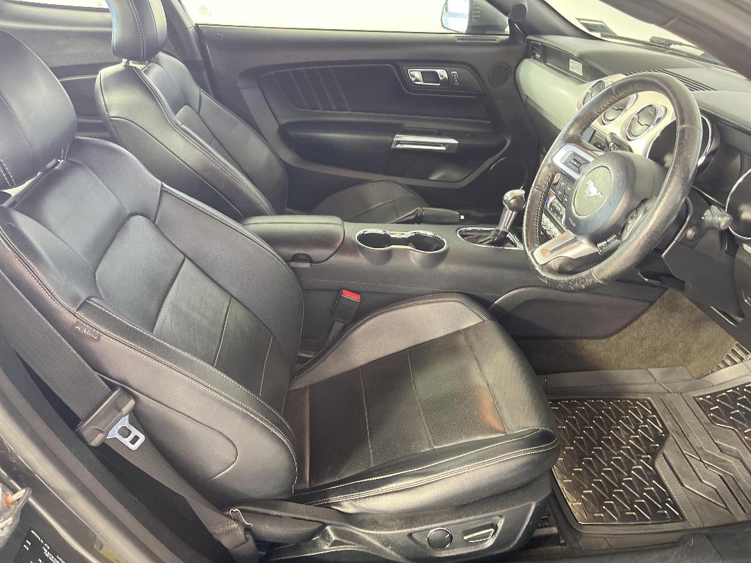 Photo '16' of Ford Mustang