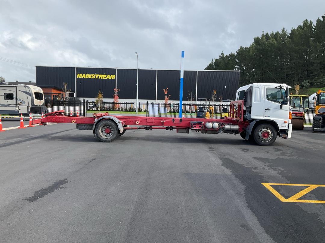 Photo '3' of Hino 500 FG8JPMH-RHN Skeletal Photo '3' of Hino 500 FG8JPMH-RHN Skeletal