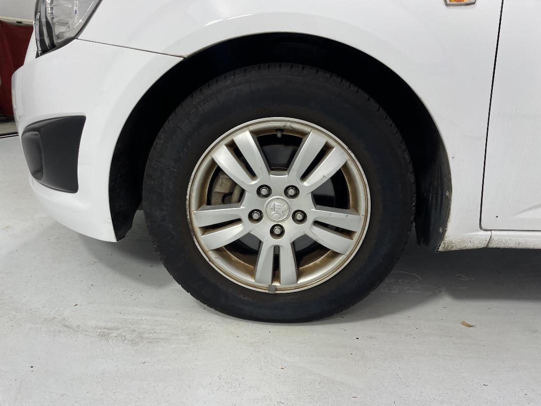 Photo '10' of Holden Barina Photo '10' of Holden Barina