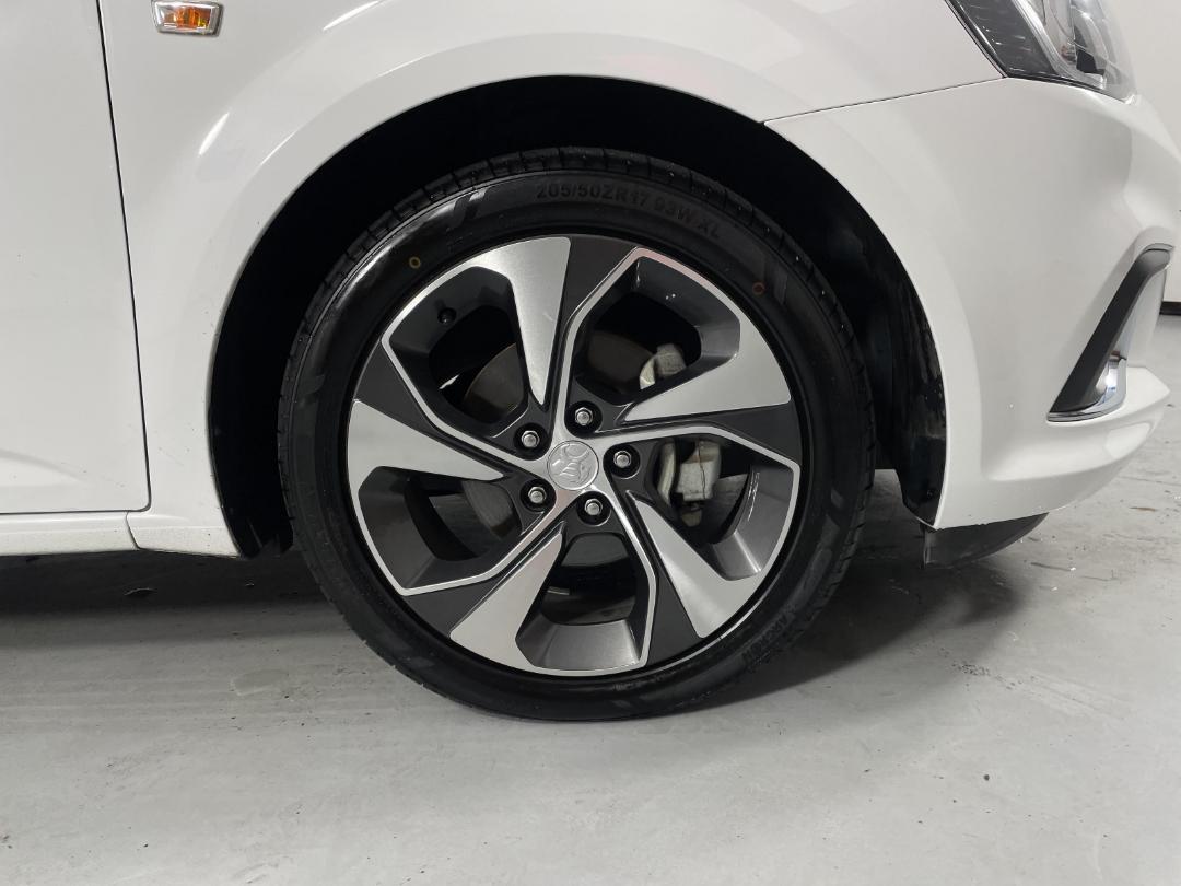 Photo '9' of Holden Barina