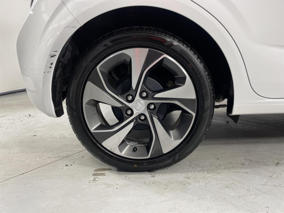 Photo '12' of Holden Barina