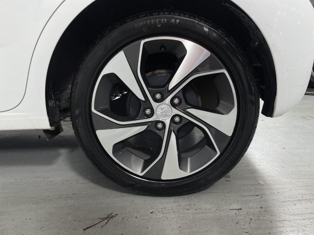 Photo '11' of Holden Barina