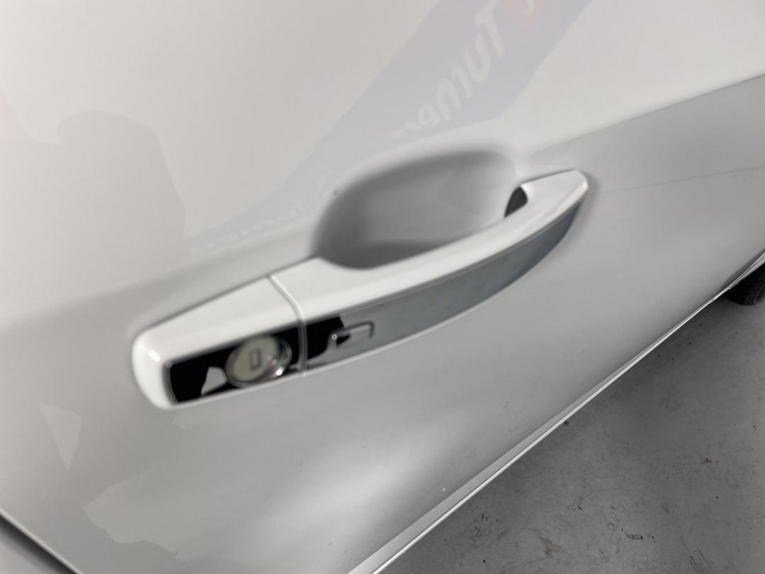 Photo '25' of Holden Barina