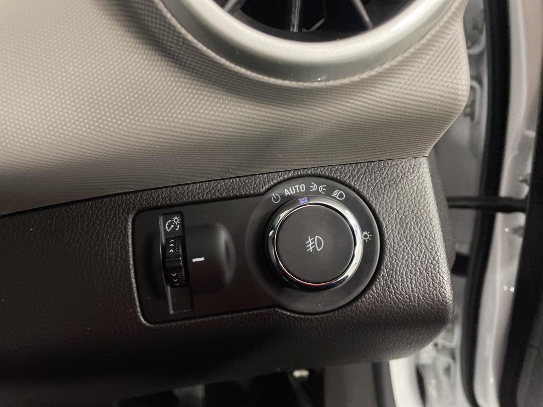 Photo '26' of Holden Barina