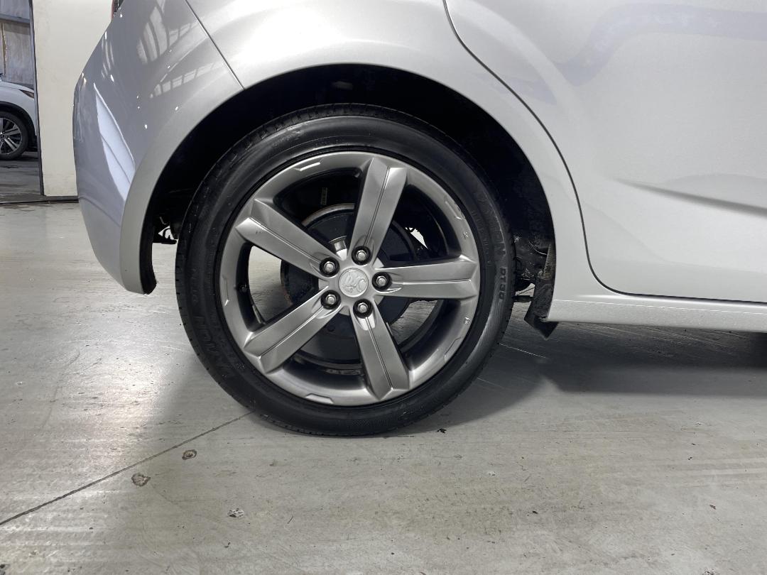 Photo '12' of Holden Barina