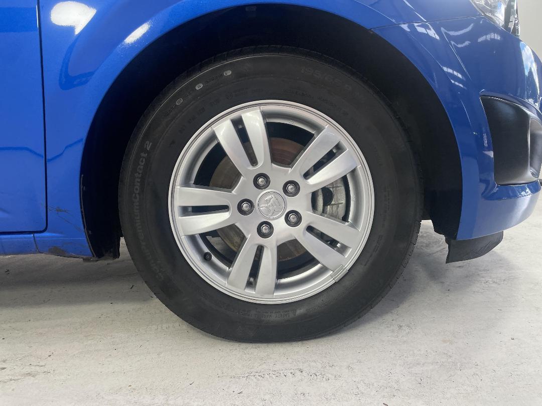 Photo '9' of Holden Barina