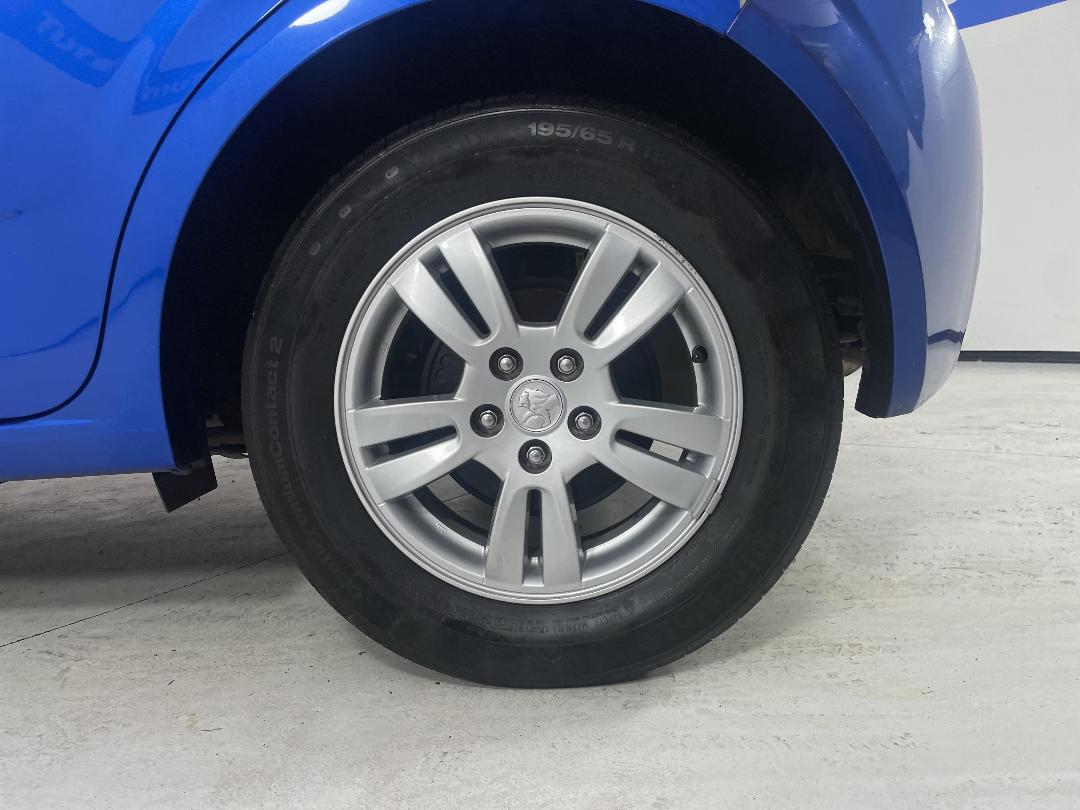 Photo '11' of Holden Barina